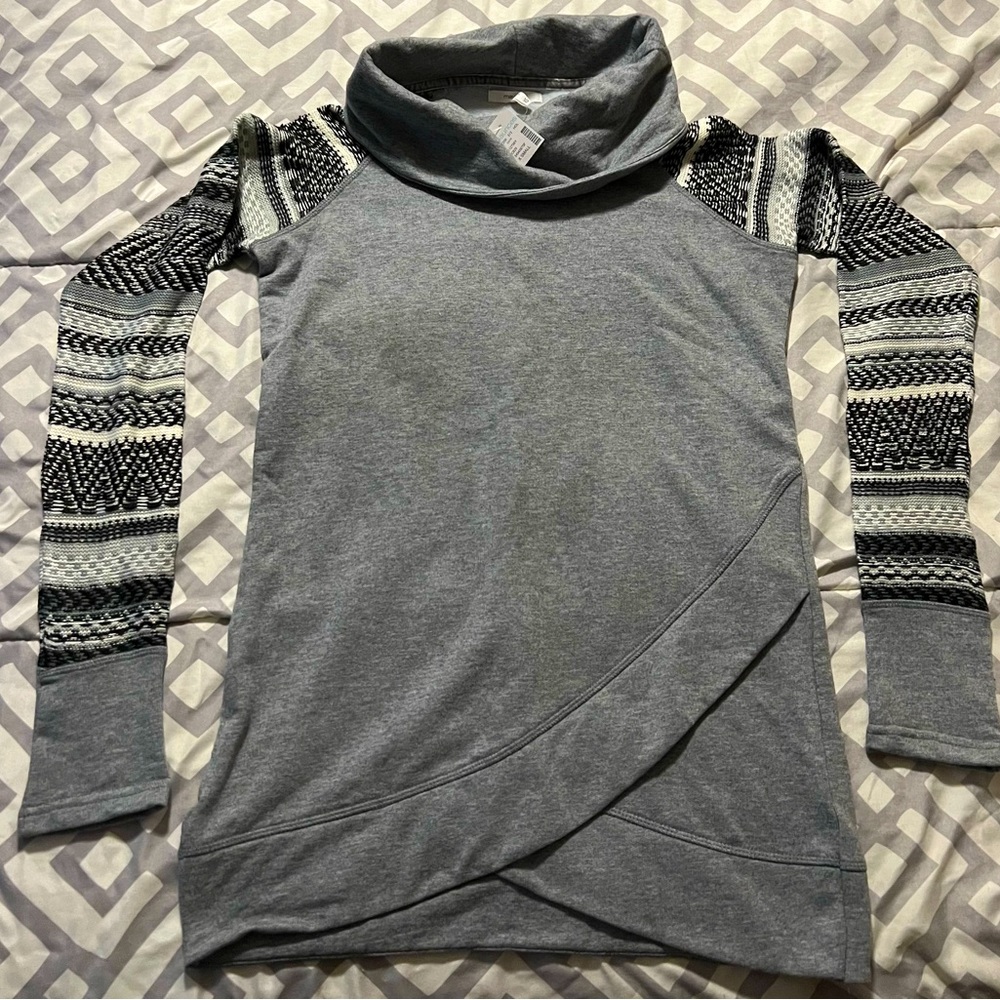 NWT Maurices Cowl Neck Sweatshirt Women’s Size XS